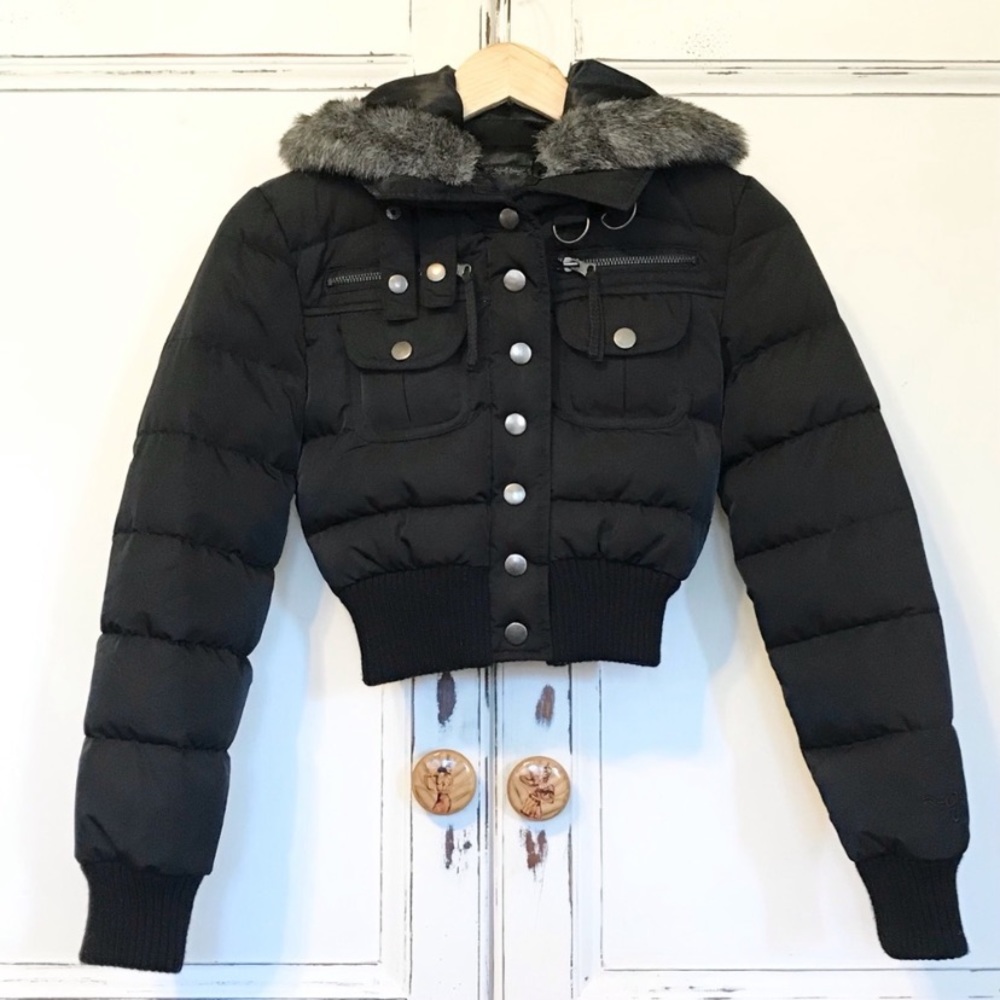 SOLD: Guess Black Cropped Puffer Jacket Y2K